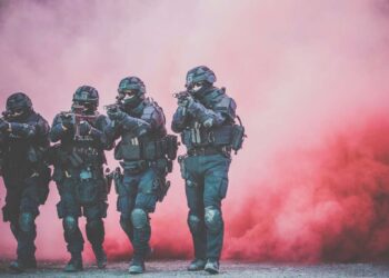 Terrorismo, torna la paura in Francia: allarme al livello massimo, è ‘emergenza attentati’