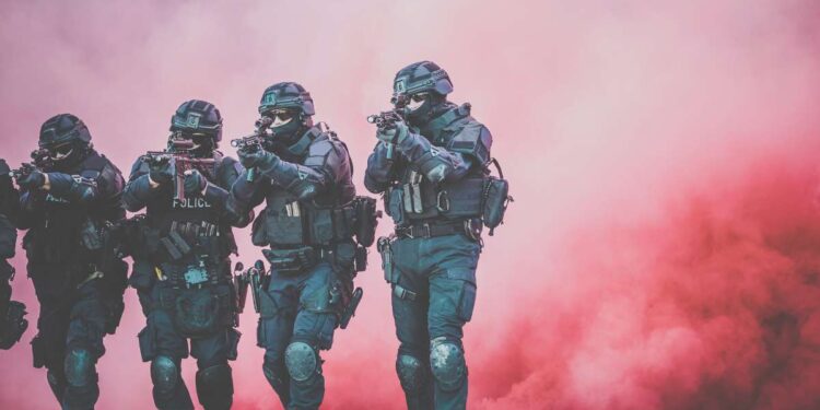 Terrorismo, torna la paura in Francia: allarme al livello massimo, è ‘emergenza attentati’