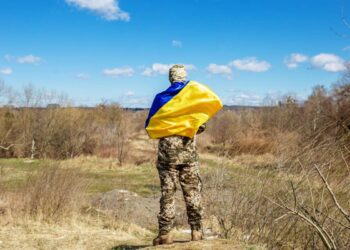 Ucraina, numerose e potenti esplosioni a Kiev. Attacco Russia su Mykolaiv, 11 feriti