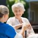 Assistenza agli anziani: le soluzioni e quello che c’è da sapere