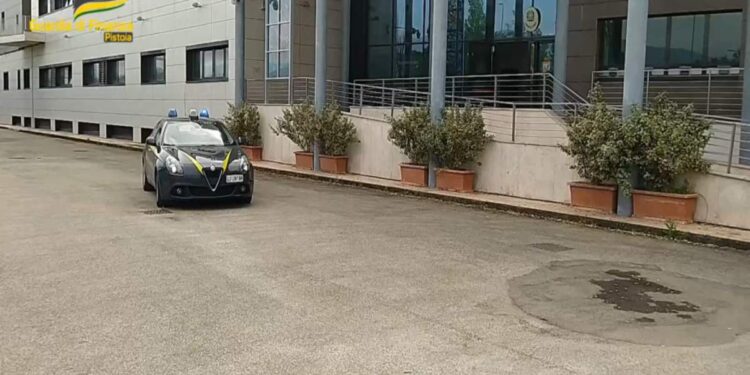 Pistoia – Sequestrati circa 2.700 semi, 1.700 piante e 1 quintale di marijuana