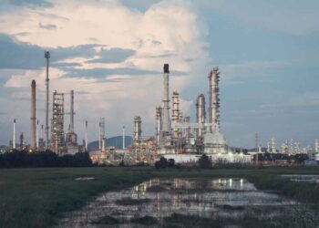 Ucraina, raid russi su Zaporizhzhia: danneggiato reattore centrale