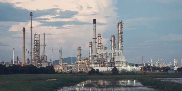 Ucraina, raid russi su Zaporizhzhia: danneggiato reattore centrale