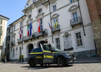 Asti – Scoperto un distributore abusivo, sequestrati 7 depositi clandestini e 15.000 di gasolio, 27 persone denunciate