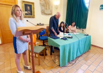 «DIARIO INTIMO DELLA MIA MANO SINISTRA»: LA NARRAZIONE DEL COVID DI FRANCESCA VALERIO È UN INNO ALLA FORZA DELLE MAMME