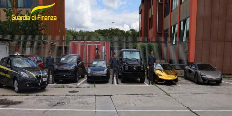 Varese – Sequestrate cinque supercar per un valore complessivo di oltre 800.000 euro