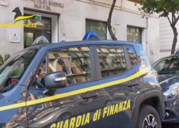 Napoli – Gli imprenditori operavano nell’ambito dell’attività di recupero, smaltimento e riciclaggio di rifiuti urbani e industriali