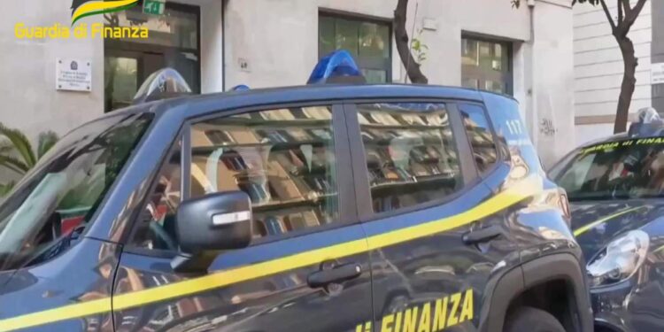 Napoli – Gli imprenditori operavano nell’ambito dell’attività di recupero, smaltimento e riciclaggio di rifiuti urbani e industriali