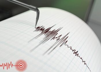 Terremoto Napoli, notte di paura ai Campi Flegrei: 150 scosse in poche ore