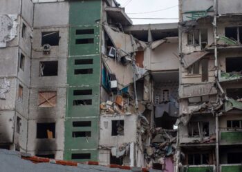 Zelensky: “Putin è un nazista, il mondo lo deve capire”