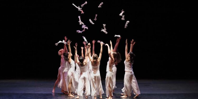 Sabato 4 maggio a Gussago si assegnano i titoli nel Campionato Nazionale della specialità che unisce le discipline acrobatiche integrate alle danze accademiche