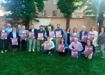 inaugura il primo ufficio turistico da remoto e presenta i percorsi turistici dei pali delle memorie