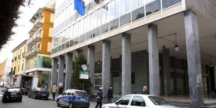 Blitz dei carabinieri al Comune di Caserta, appalti pubblici nel mirino