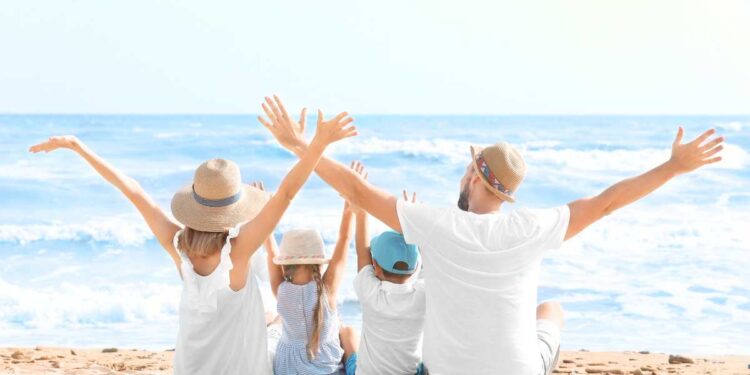 Estate 2024, 38 milioni di italiani in vacanza: cresce la spesa