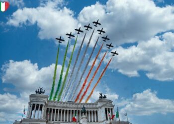 Festa della Repubblica, Mattarella ha reso omaggio all’Altare della Patria: ora la parata