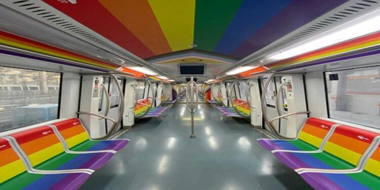 Sabato in Centro il Roma Pride, treno arcobaleno sulla metro A