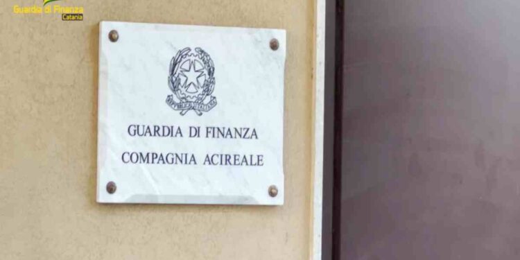 Catania – Eseguite misure cautelari nei confronti di 10 persone