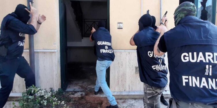 Palermo – Ipotizzate gravi infiltrazioni negli appalti pubblici