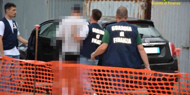 Pescara – Fiumi di droga venduta sui social. 5 arresti e 4 obblighi di dimora eseguiti.