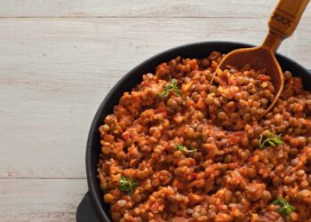 GRAMIGNA FARMO CON RAGÙ DI LENTICCHIE, “PRIMO” PIATTO GLUTEN FREE VEGAN ALLEATO DI CHI FA SPORT