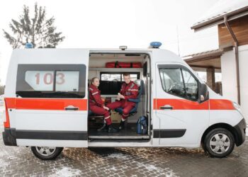 Roma, violenza sessuale su operatrice in ambulanza