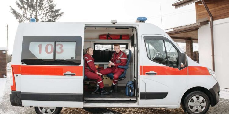 Roma, violenza sessuale su operatrice in ambulanza