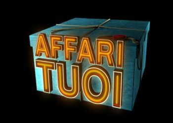 Dal 2 settembre torna ‘Affari tuoi’. Tra le novità: pacchi vintage e le Carte del Dottore