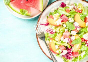 Caldo e calo di energia: 3 domande all’esperto per ritrovarla a tavola con la biochimica degli alimenti