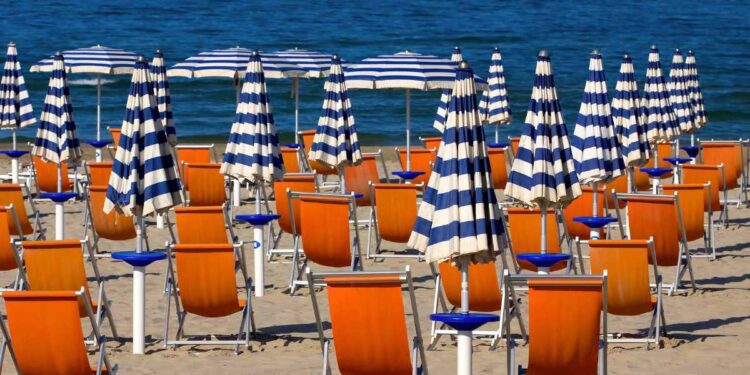 Ad agosto ‘solo’ 18 milioni di italiani in ferie, ma è boom di visite a malghe e frantoi