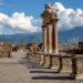 Pompei, turista inglese incide iniziali e data sulle pareti della Casa delle Vestali. Denunciato