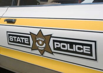 Ricercato per omicidio da 19 anni, scappa e diventa poliziotto