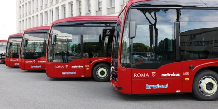 Roma: Tpl periferico, presentati i nuovi bus elettrici