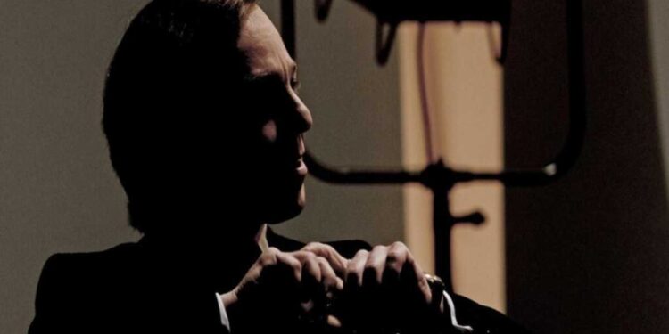 Mike Bongiorno: su Rai 1 arriva la miniserie sulla sua vita