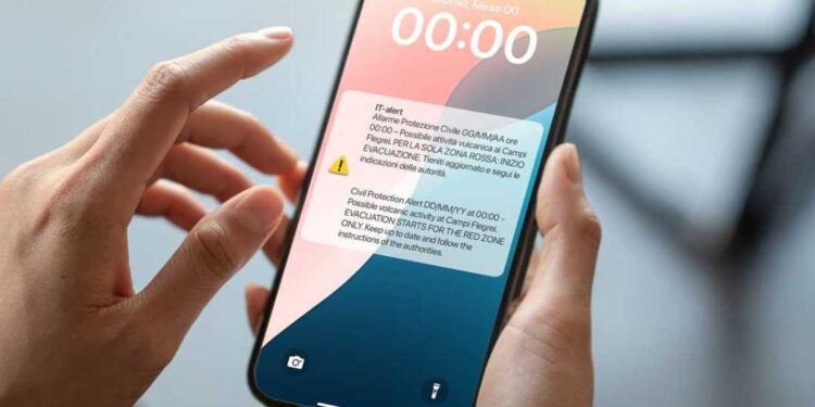 Arrivo messaggio ALERT: test esercitativo per rischio eruzione imminente in Campania