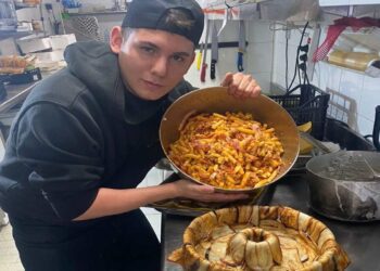 ARONA: ONORATA LA MEMORIA DI STEFANO CAVALLO CON L’INAUGURAZIONE DI UN PULMINO PER DISABILI