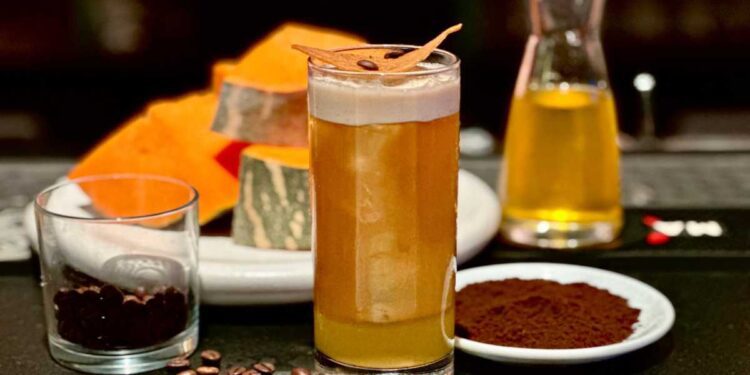 Halloween napoletano: la “cocozza” diventa un cocktail e una cheesecake al Magnolia