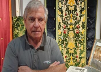 Un maestro tappezziere reale dei nostri giorni ad Antiquaria Padova