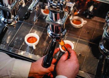 Corso di approccio al mondo del bar gratuito aperto a chi ha già un minimo di esperienza nella caffetteria con opportunità di fare uno stage