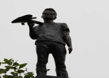 Davide Lo Surdo: Scolpita una statua in suo onore