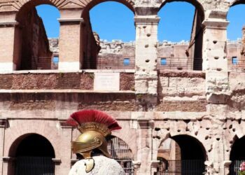 Gladiatori al Colosseo, nasce la petizione per bloccare l’iniziativa di Airbnb