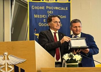 SALVÒ VITA A DONNA CON INTERVENTO DISPERATO, IL DOTT. MIMMO LOFFREDO PREMIATO DALL’ORDINE DEI MEDICI