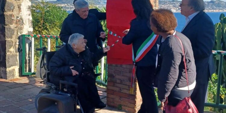 A BACOLI INAUGURATO IL BELVEDERE MAURIZIO VALENZI: CHIUSE L’ORFANOTROFIO DEGLI ORRORI