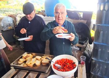 A ISCHIA LA FESTA DEL VINO NUOVO CON IL FESTOSO BRINDISI PRESSO LE CANTINE DI PIETRATORCIA