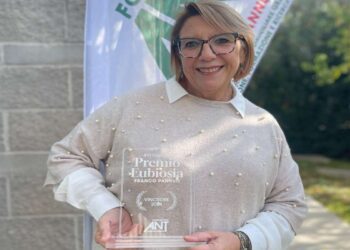 Casolaro riceve il Premio Eubiosia per il suo impegno a sostegno della Fondazione ANT e del progetto di assistenza oncologica domiciliare