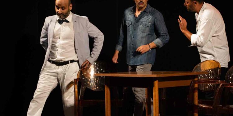 In scena “Dietro un fantasma” Un viaggio nell’anima e nella famiglia