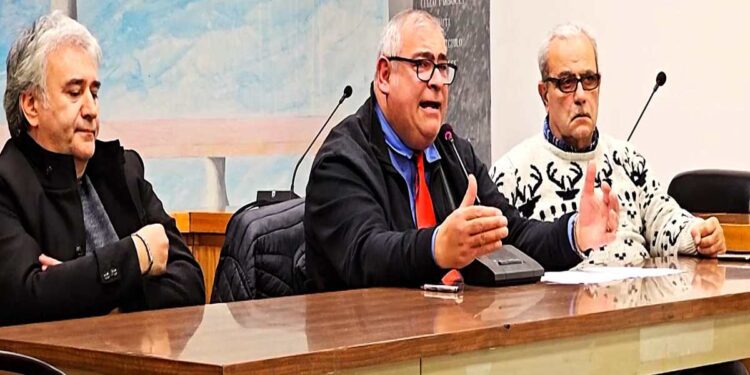 ISCHIA, IL GRIDO DI DOLORE DELLA POPOLAZIONE: “BASTA ABBATTERE LE CASE DELLA POVERA GENTE”