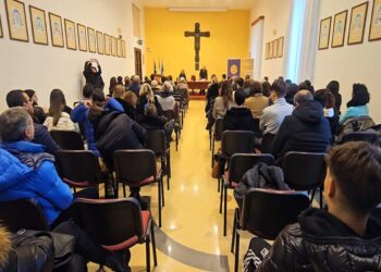 ISCHIA, ASSEGNATE DIECI BORSE DI STUDIO AGLI STUDENTI DELL’ISTITUTO “CRISTOFARO MENNELLA”