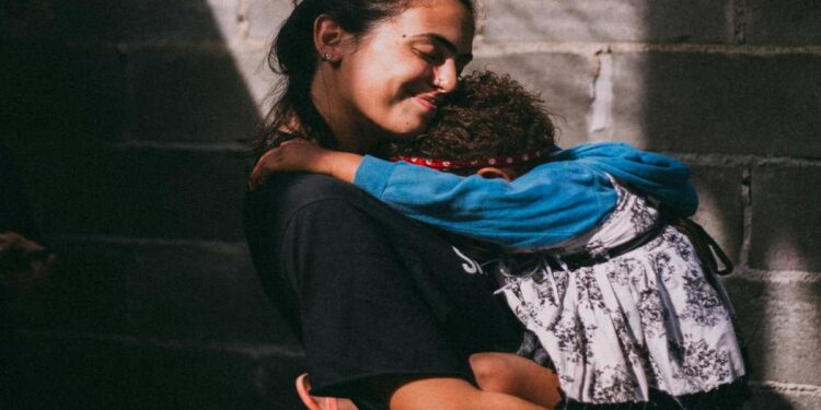 Il Giorno dell’Abbraccio: Celebrare il Potere dei Contatti Umana il 21 Gennaio