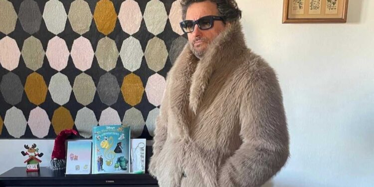 Sanremo 2025, Pieraccioni sfotte Conti: “Amici, amici e poi chiami Clerici e Scotti”/ VIDEO