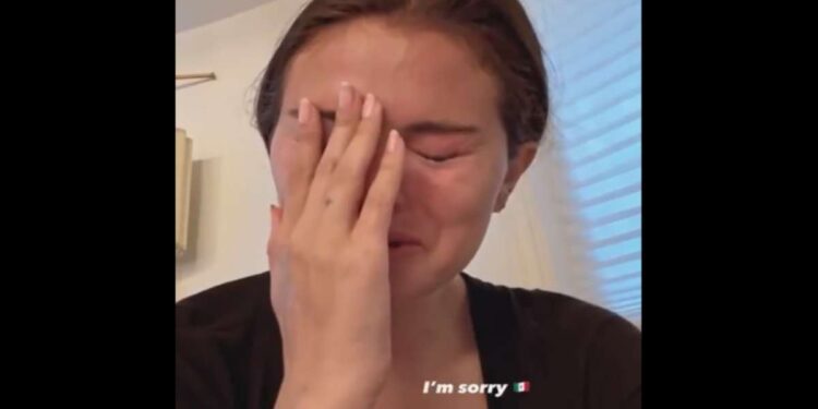 Selena Gomez in lacrime per i migranti espulsi: “Mi dispiace tanto, non so cosa fare”